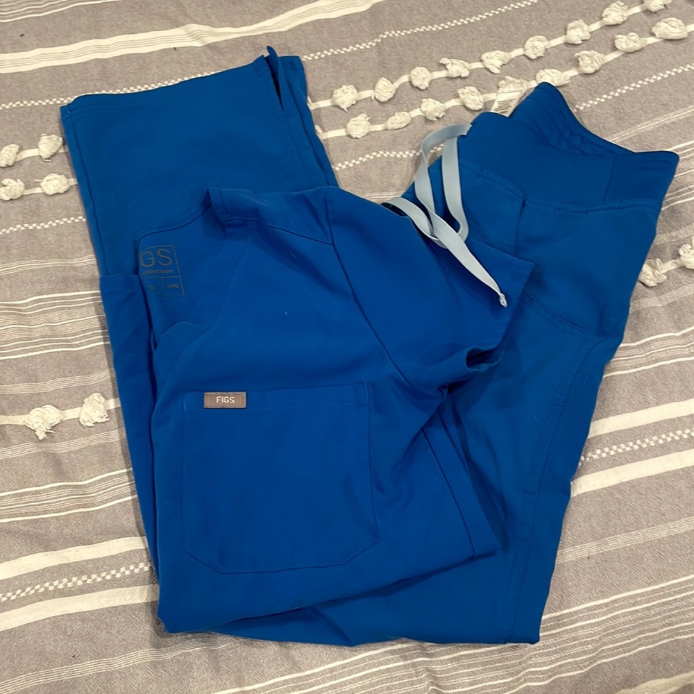 FIGS scrubs, Livingston pants, Catarina top. Size XXS